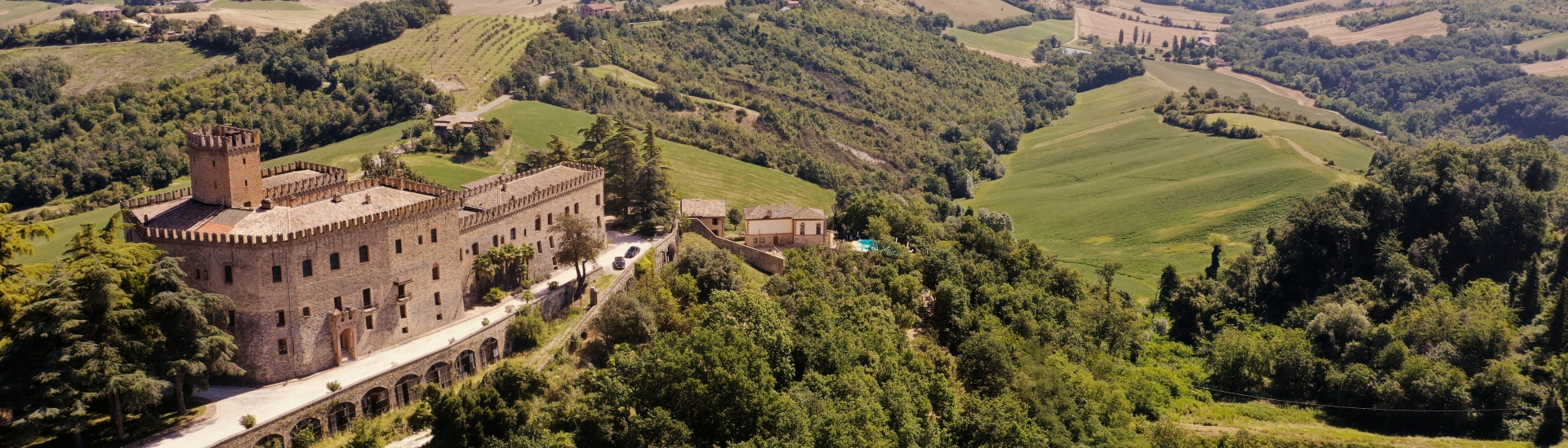 Castello di Tabiano - Vista aerea del Castello di Tabiano foto di: |Castello di Tabiano| - Castello di Tabiano
